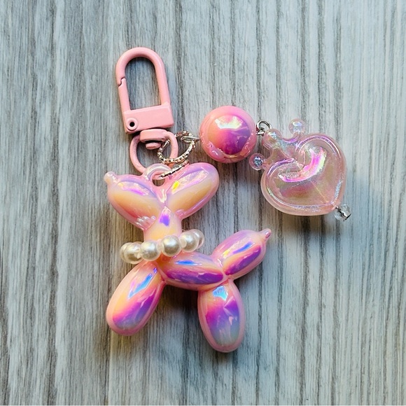 🌈 Rainbow Heart Crystal Balloon Dog Keychain Charm NWT - Picture 4 of 9